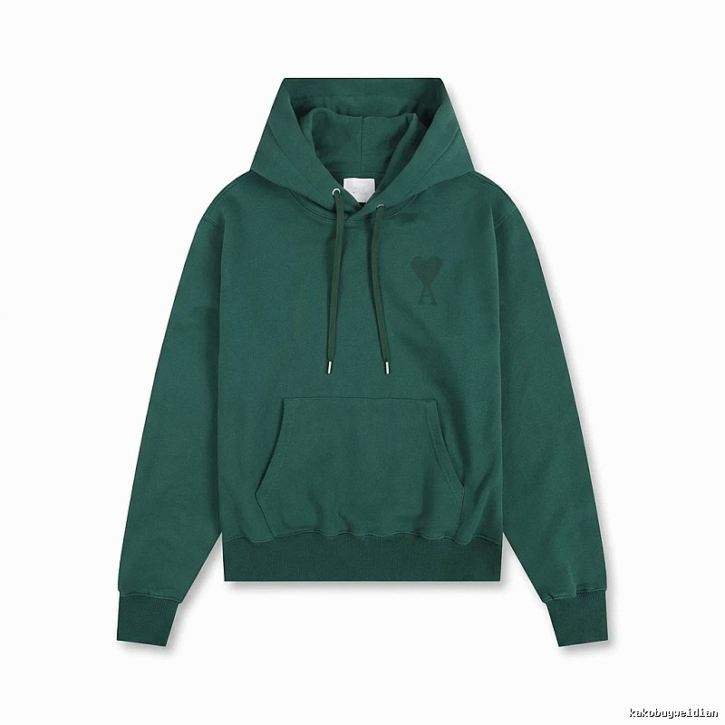 AMI's simple and loving style hoodie.