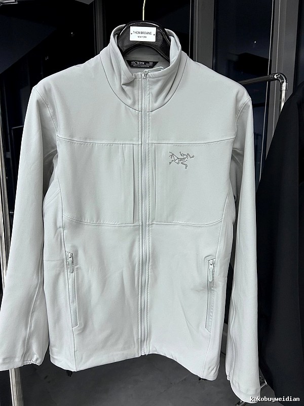 Arc’teryx lightweight light gray jacket