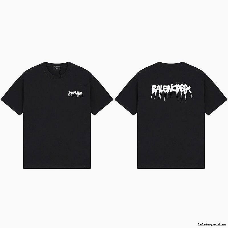 Balenciaga street-style black T-shirt
