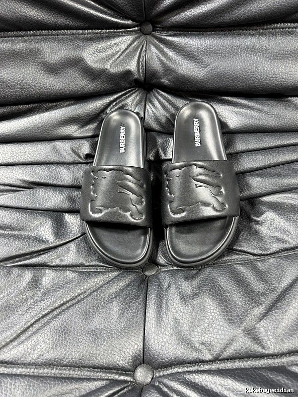 Burberry Knight Embossed Casual Style Black Slides