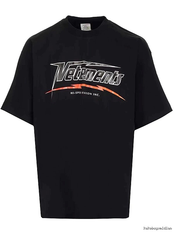 Compact Statement graphic T-shirt Black Colorful Lucky for Sport-Inspired Styling