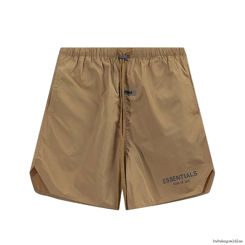 ESSENTIALS minimalist style khaki shorts