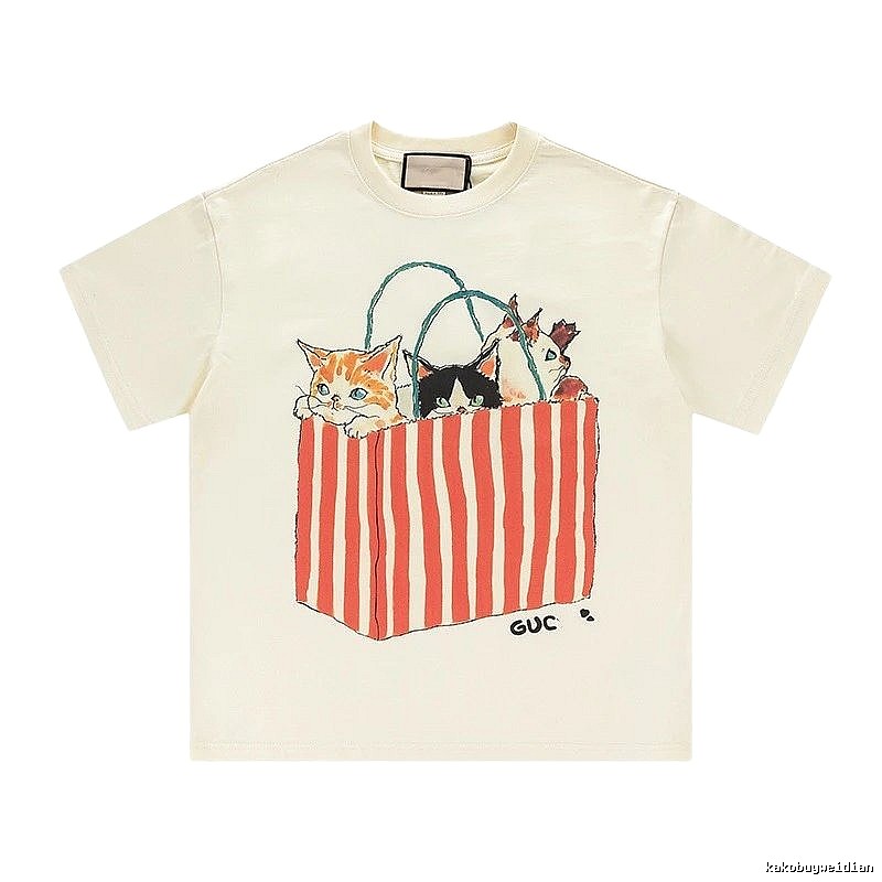 Gucci Cat Print Vintage Style Off-White T-Shirt