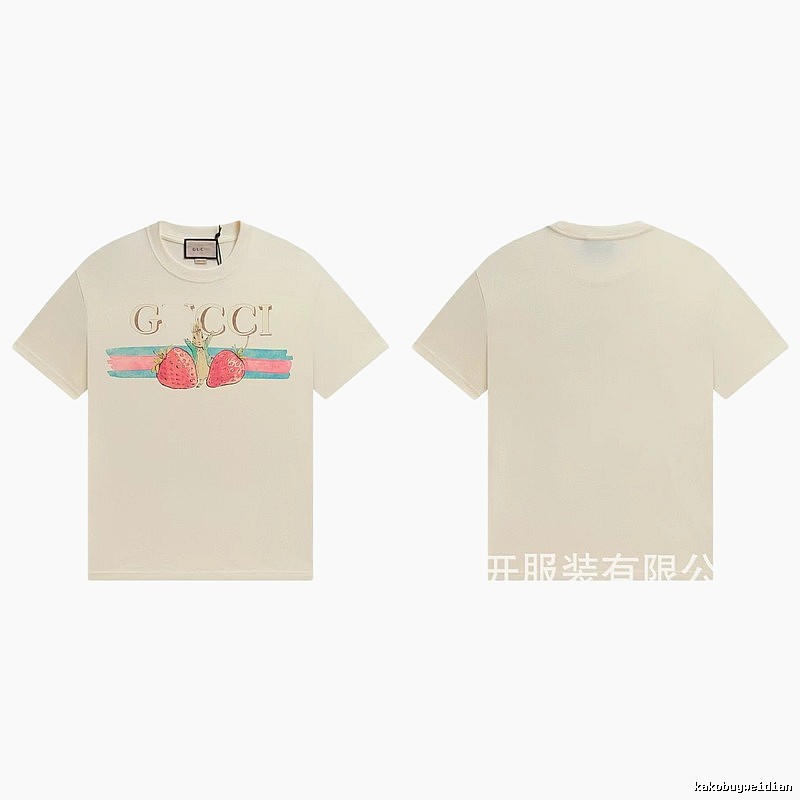 Gucci Vintage Off-white T-shirt with Strawberry Rabbit Print