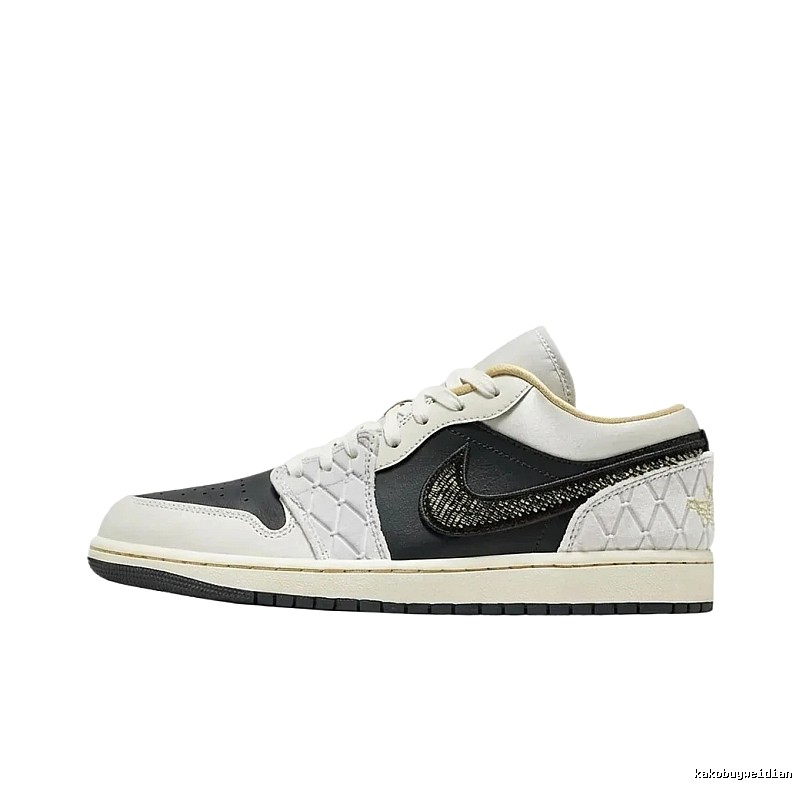 Jordan AJ1 black and white trendy and cool skate shoes