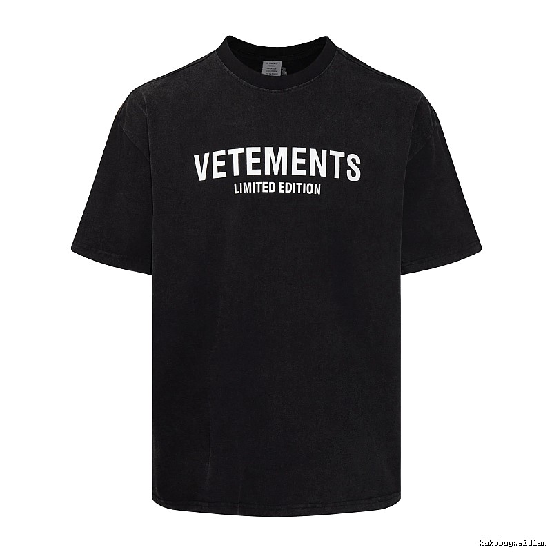 Monogram Statement graphic T-shirt Black Colorful Lucky for Layered Styling