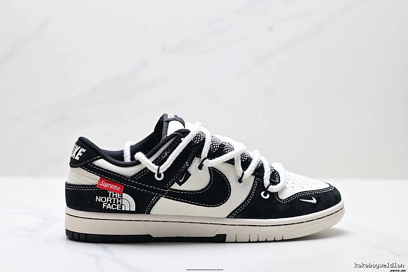 Nike co-branded black and white sports shoes