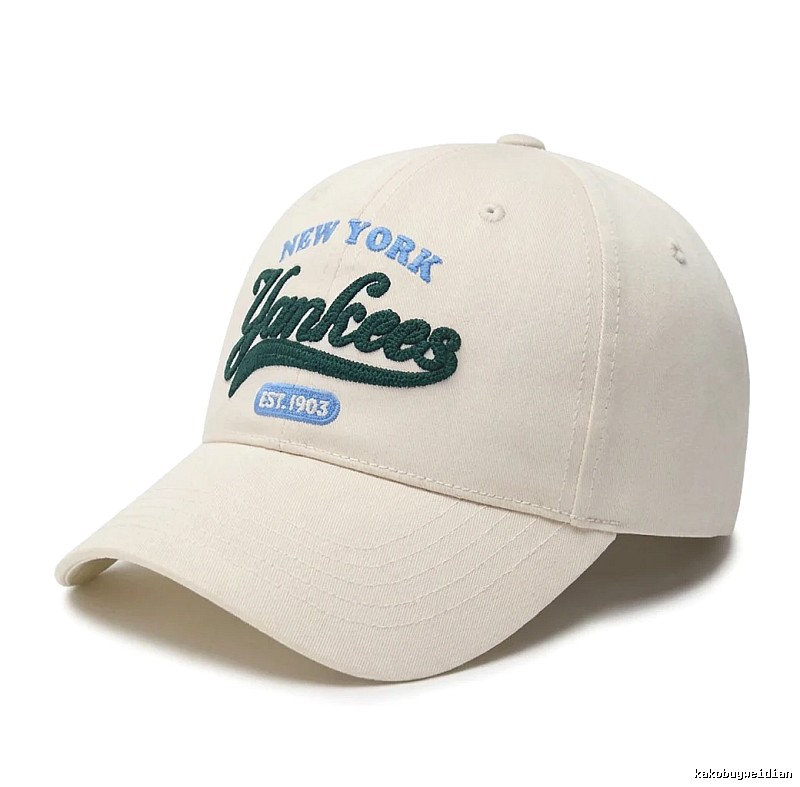 Simple style white cap of the MLB New York Yankees