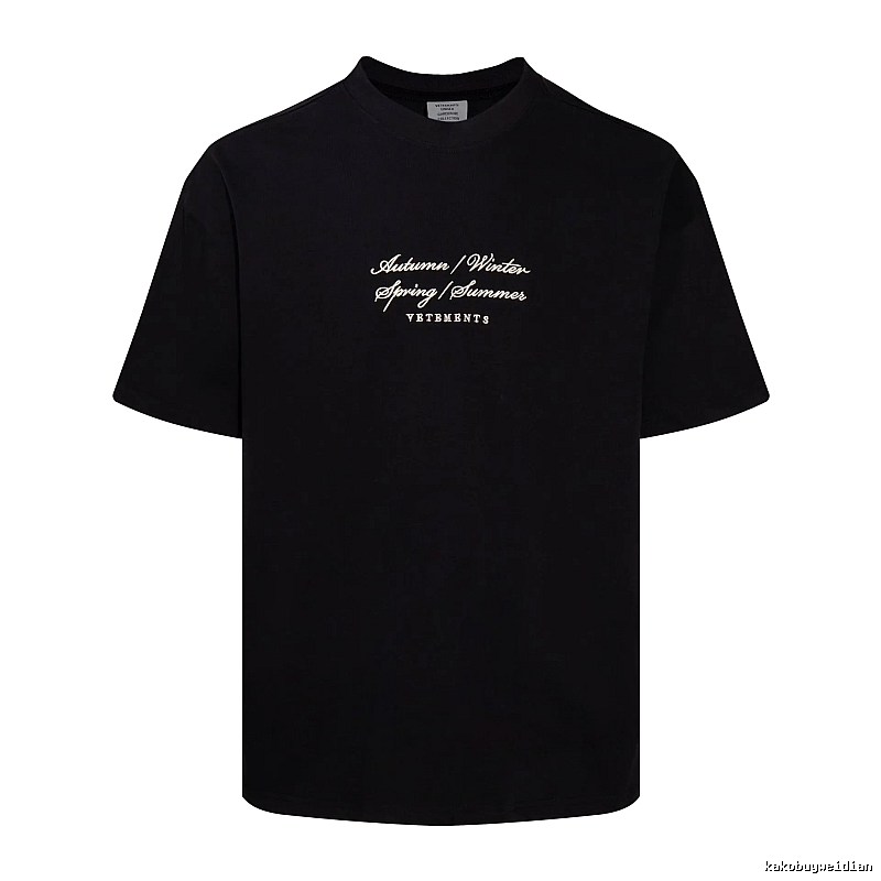 Summer Statement graphic T-shirt Black Colorful Lucky with Bold Graphic