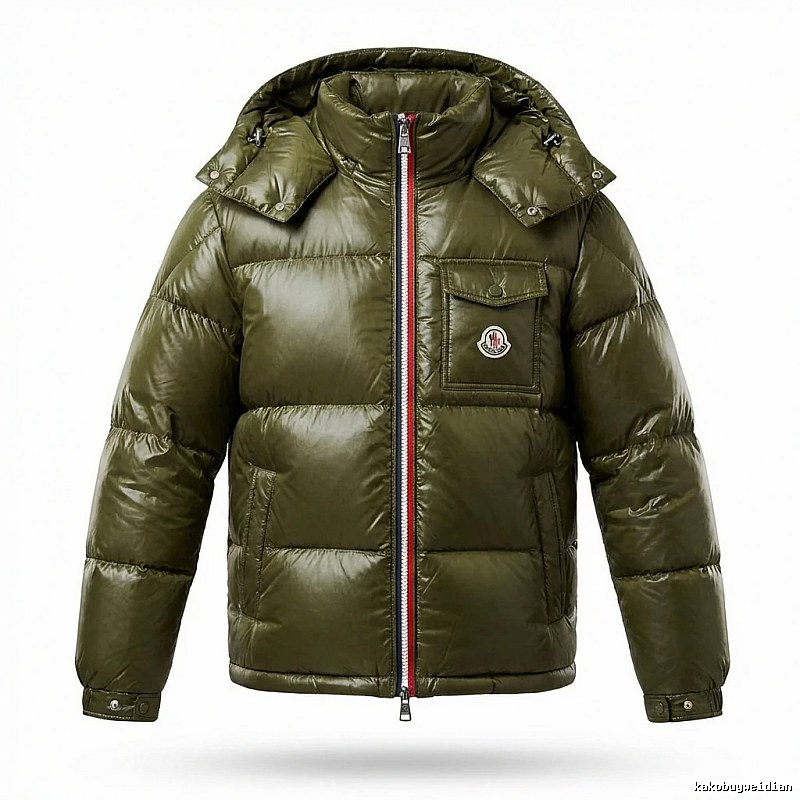 The classic style fashionable army green down jacket of Moncler